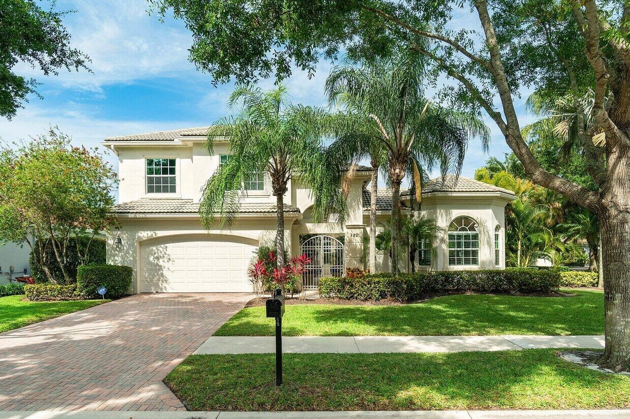 Foto principal - 120 Mystic Ln