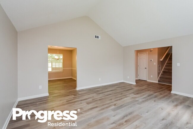 Foto del edificio - 6474 Rebecca Way