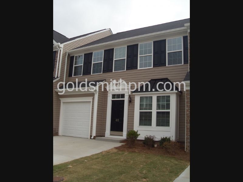 Foto principal - 411 Cedar Pines Dr
