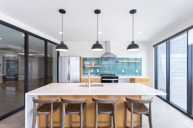 Clubhouse - Citizens West 2 & 3