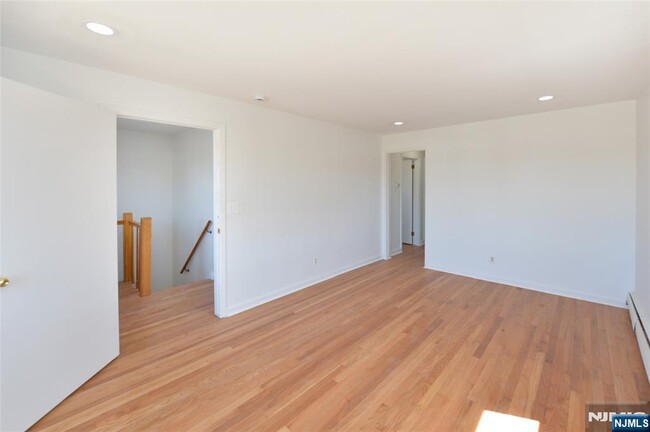 Building Photo - 36 Scudder St