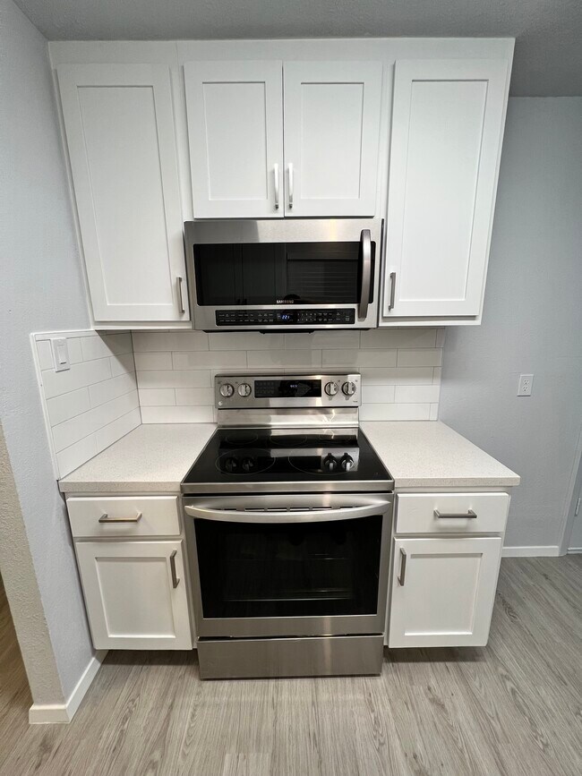 Foto del edificio - 6004 Ridgecrest Dr