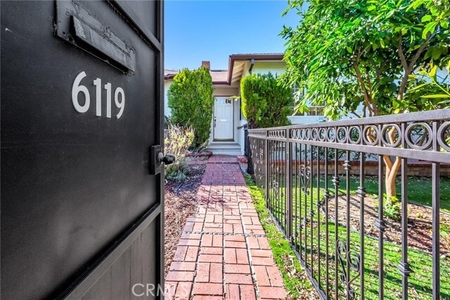 Foto del edificio - 6119 Tampa Ave