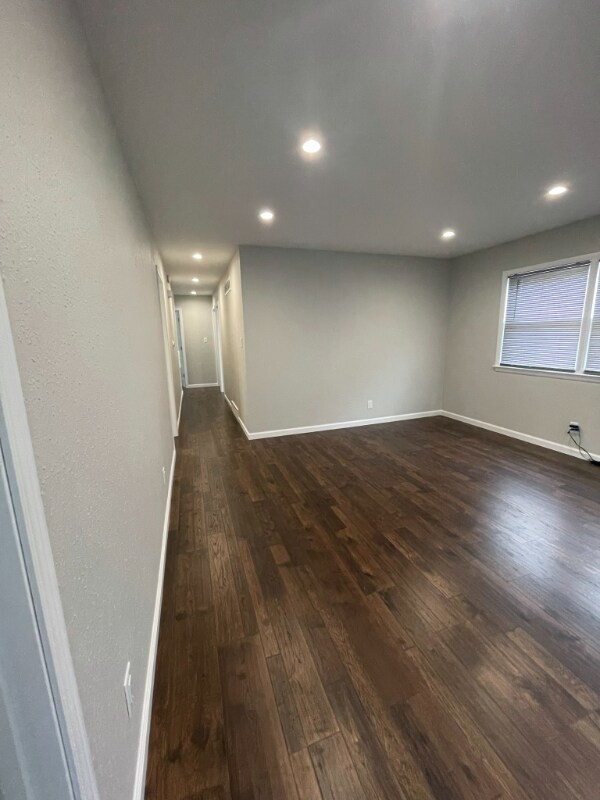 Building Photo - 2751 S 70th St