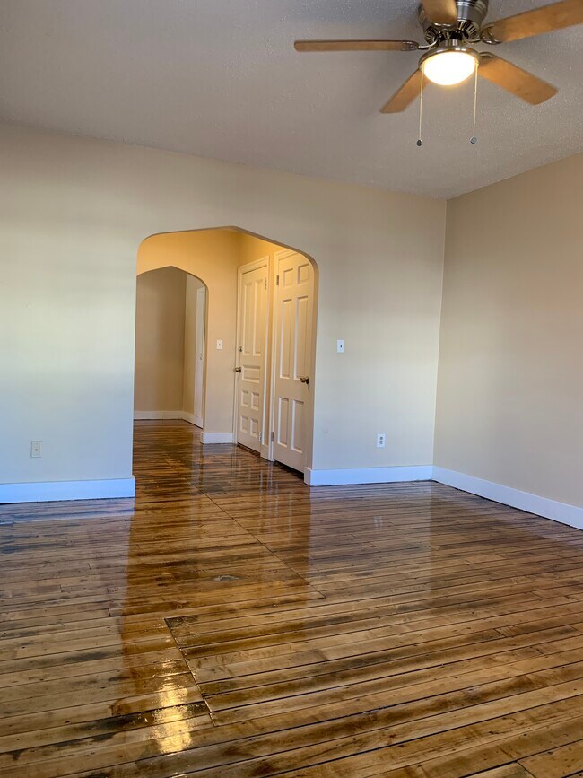 Building Photo - 159 River Ave