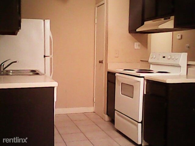 Building Photo - 628 Lindale Dr