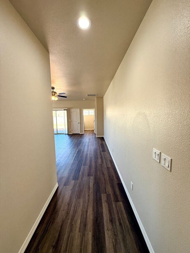 Foto del edificio - Beautiful 2025 New Construction 3 Bedroom Home with RV Parking!