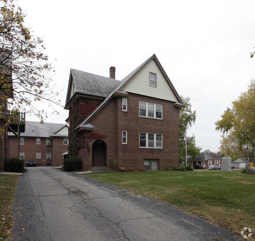 Primary Photo - 1025 31st St