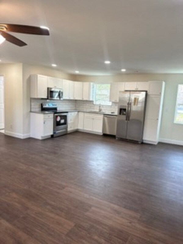 Foto del edificio - 310 68th St SE