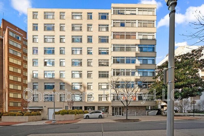 Foto del edificio - 2401 H St NW