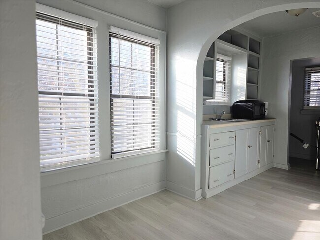 Foto del edificio - 1725 NW 18th St