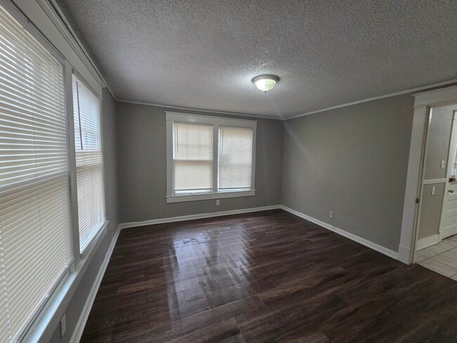 Foto del edificio - 3554 Faxon Ave