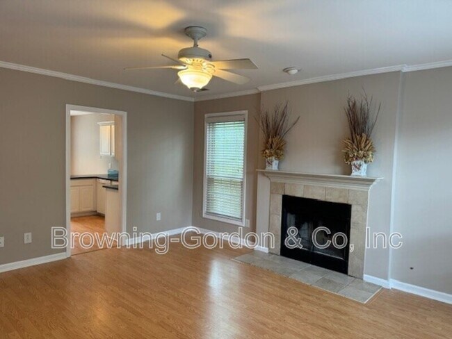 Foto del edificio - 8579 Sawyer Brown Rd