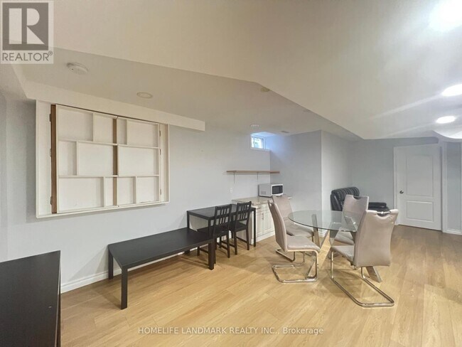 Photo du bâtiment - 11 Quantum St