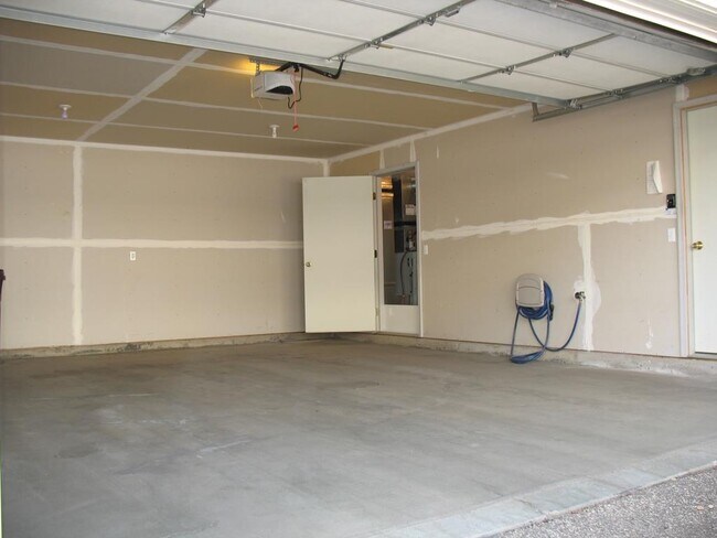 Foto del edificio - 2501 Cobble Hill Ct