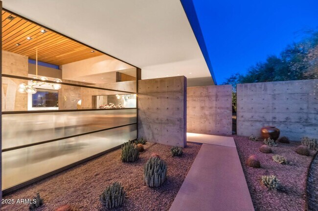 Foto del edificio - 4446 E Mockingbird Ln