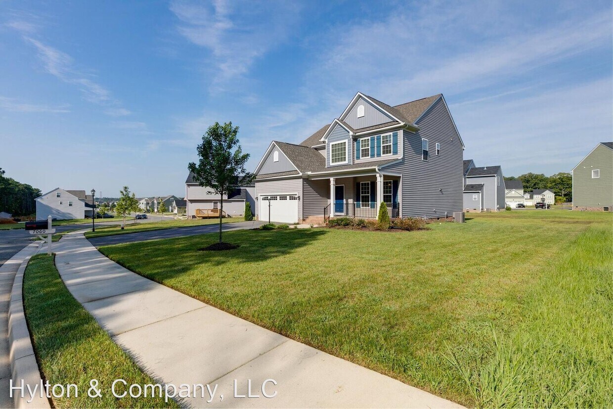 Foto del edificio - 4 br, 3 bath House - 7060 Ravenscraig Cres...