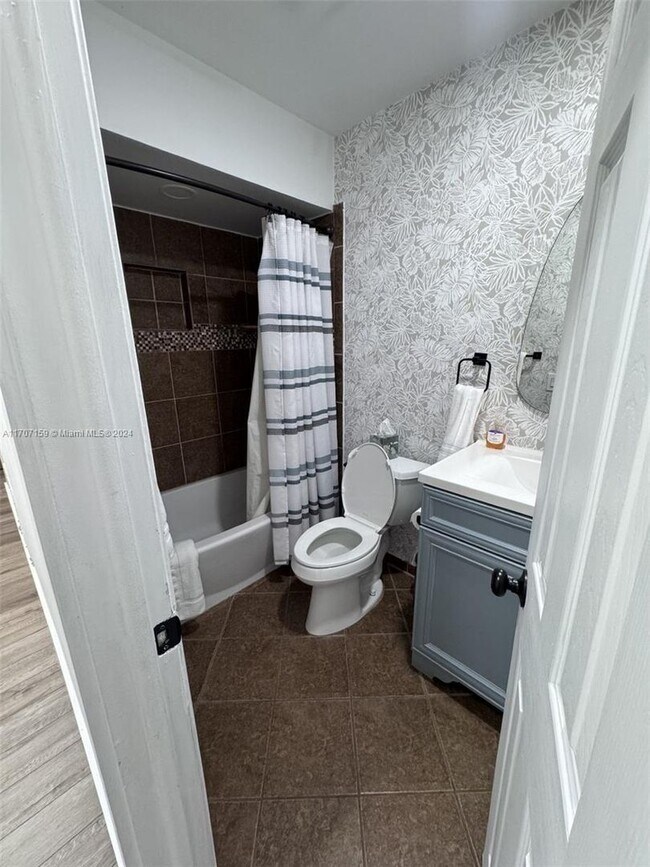 Foto del edificio - 11010 NW 24th Ct
