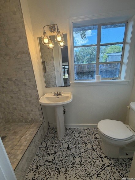 Foto del edificio - 543 Brightwood Pl