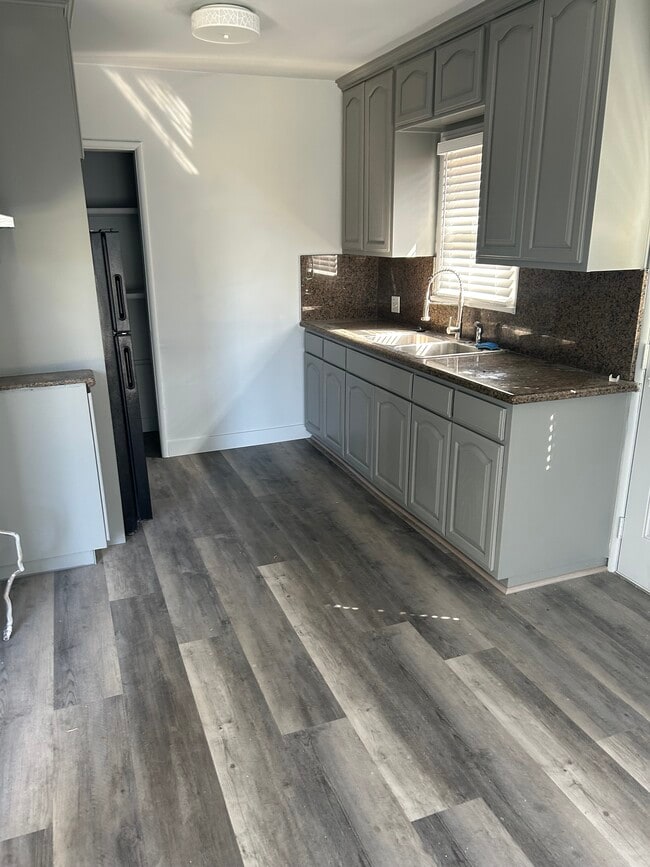 Building Photo - 3520 W Via Corona