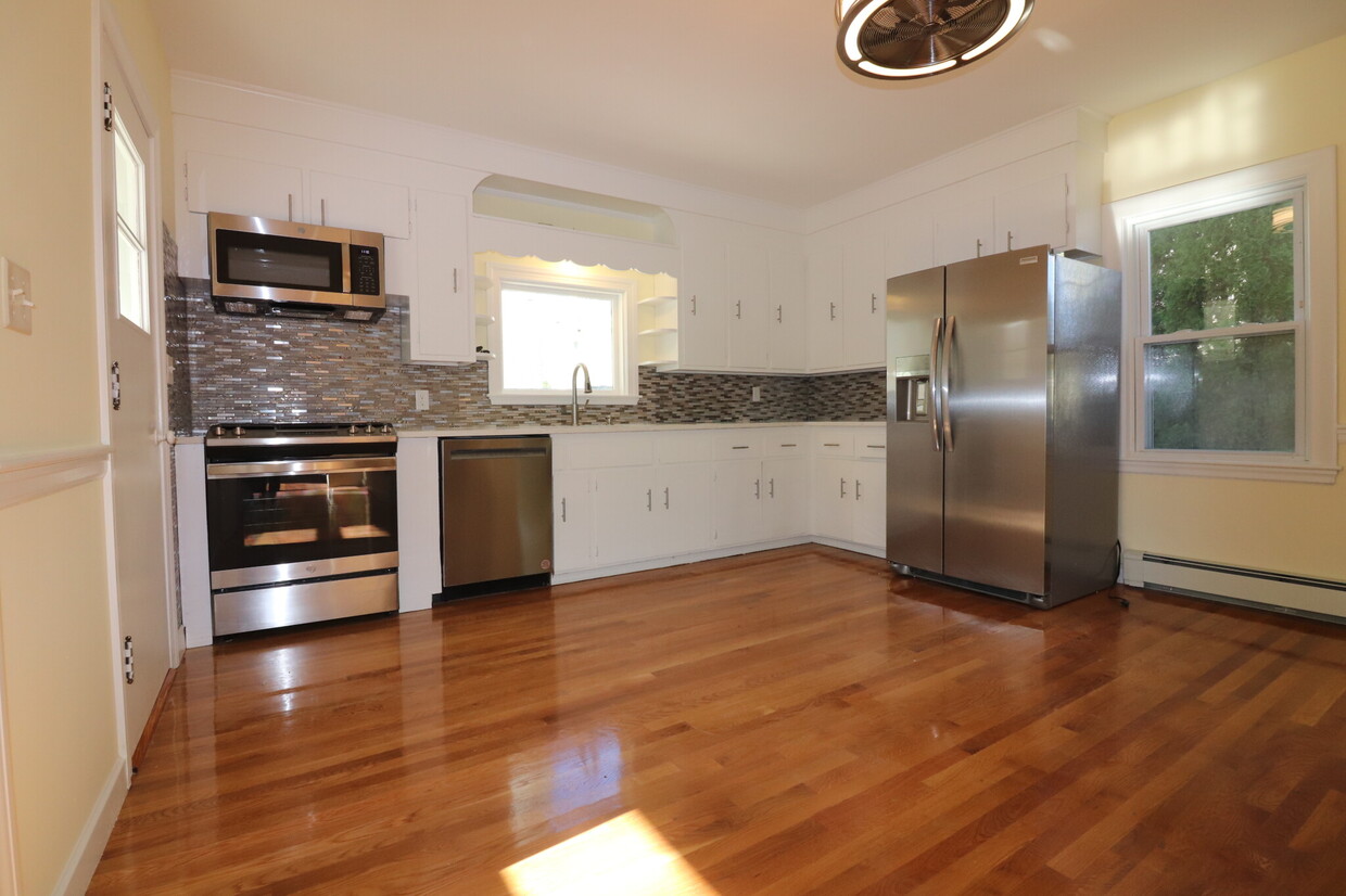 Primary Photo - 19 Faxon St