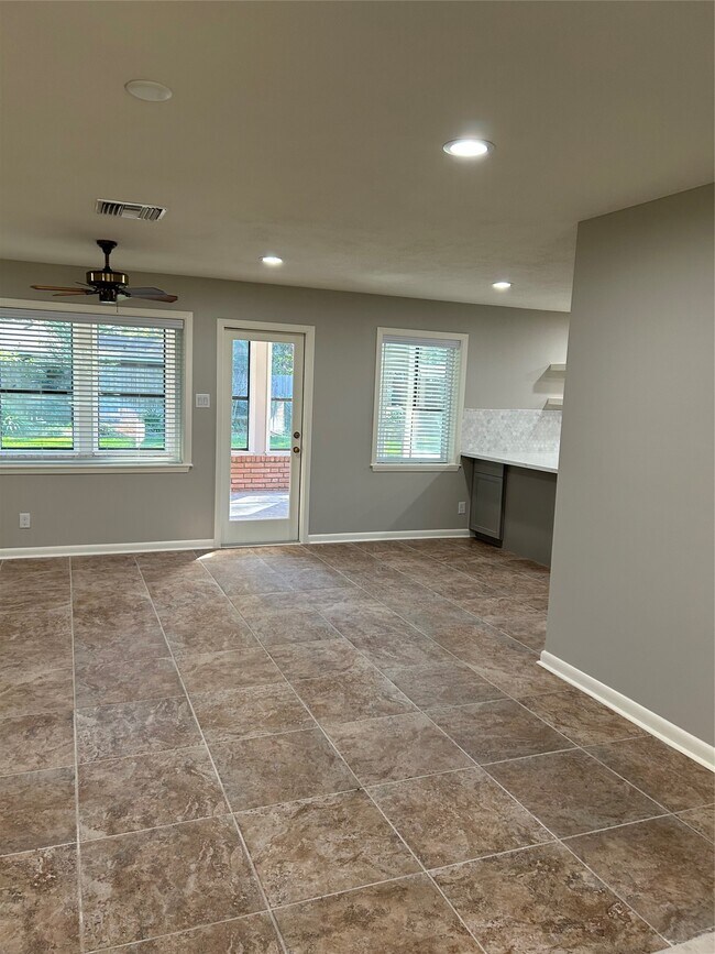 Building Photo - 10233 Moorberry Ln