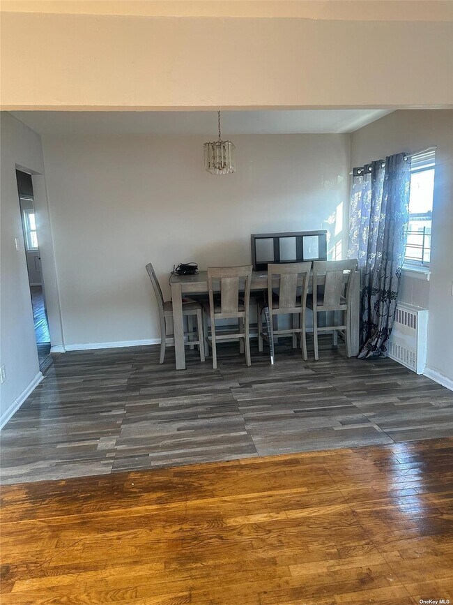 Foto del edificio - 1593 E 94th St