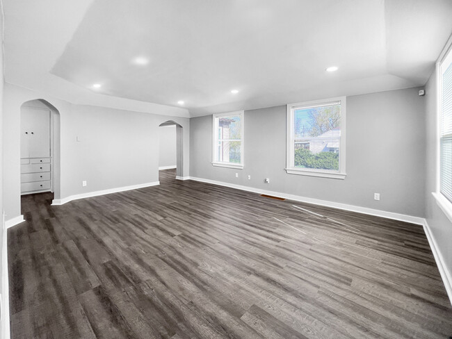 Foto del edificio - Spacious 6 Bedroom Home w/ Room for Everyone!