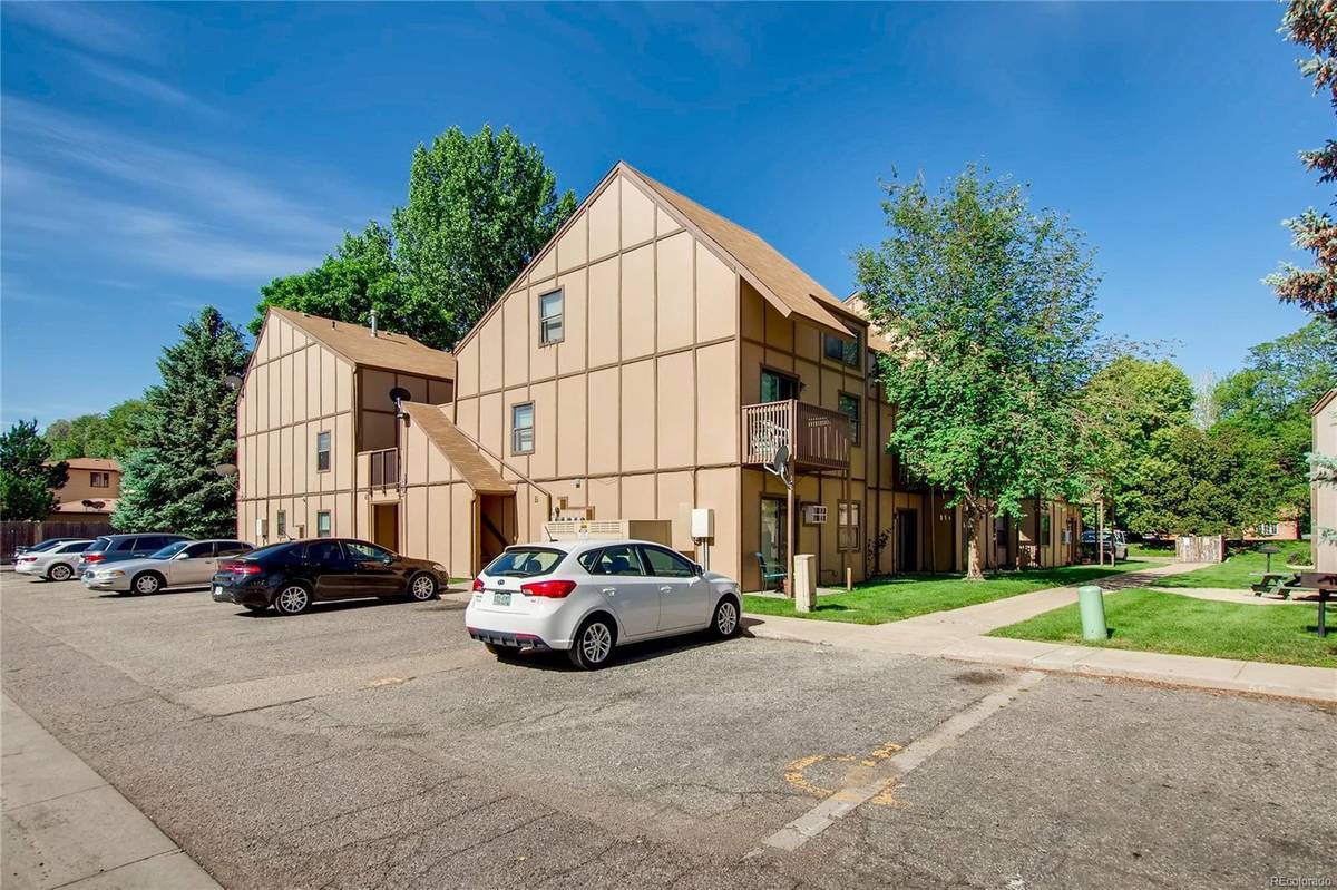 Primary Photo - 225 E 8th Ave