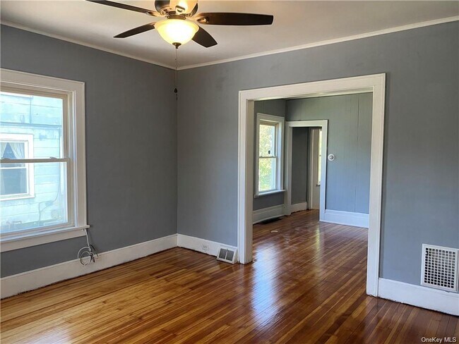 Building Photo - 39 Irwin Ave