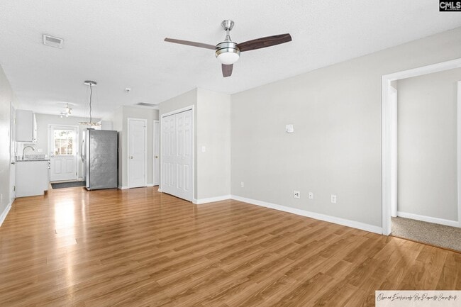 Building Photo - 127 Hardwood Dr