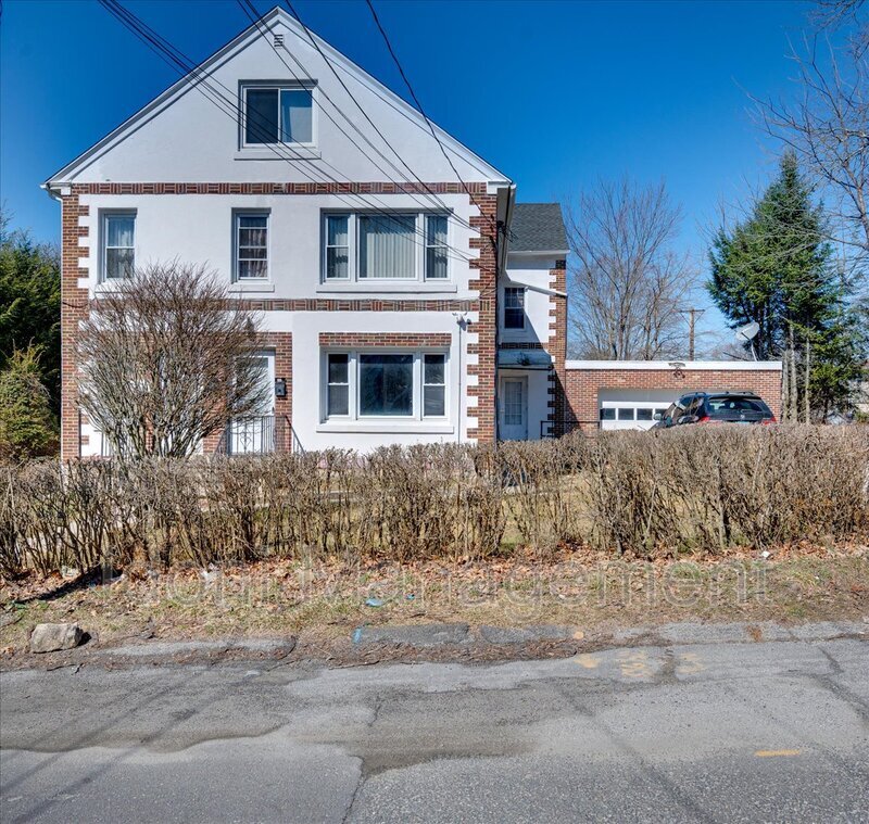 22 Martone St Unit 1, Waterbury, CT 06708 Condo for Rent in Waterbury, CT