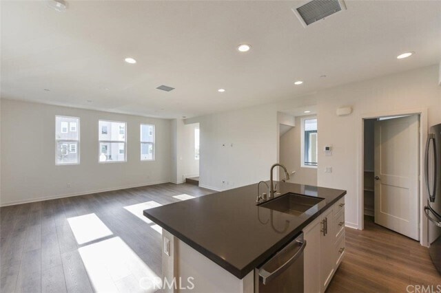 Building Photo - 109 Mirth
