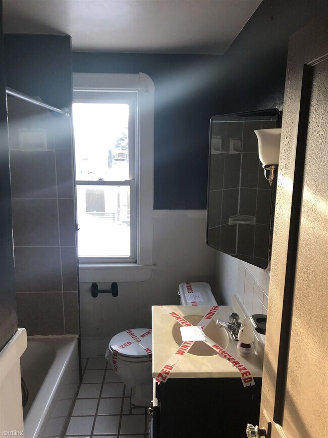 Foto del edificio - 2 br, 2 bath House - 121 Violet St