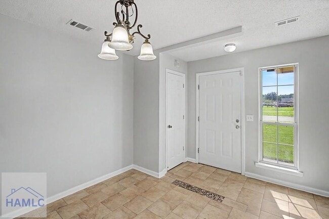 Building Photo - 1651 Latham Ct