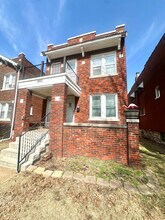 Building Photo - 3865 Alberta St