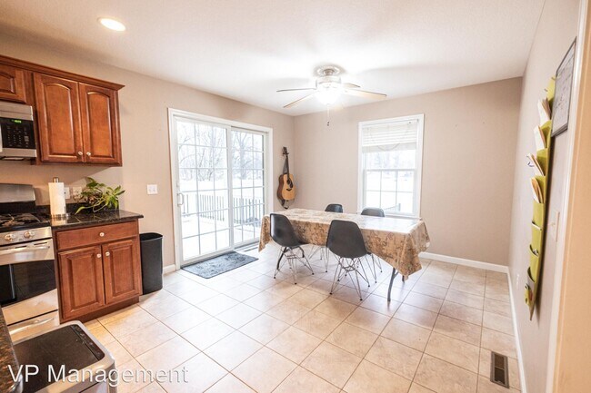 Foto del edificio - 4 br, 2.5 bath House - 29 Barrington Dr