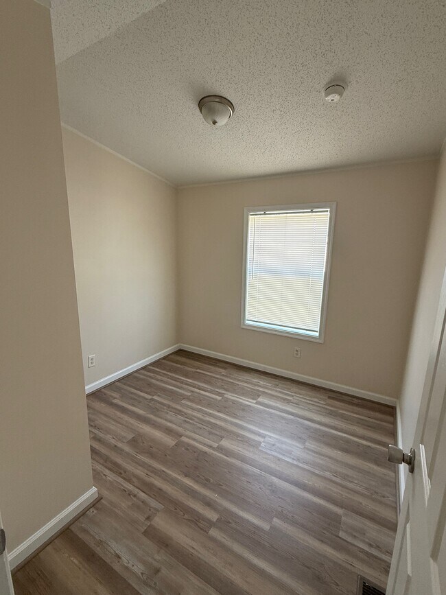 Building Photo - 13 Vanilla Ln