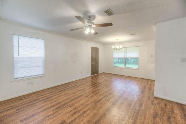 Building Photo - 150 Dogwood St