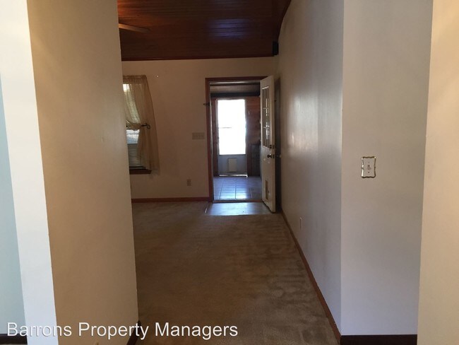 Foto del edificio - 5660 Forest Hills Ln
