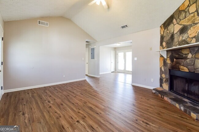 Building Photo - 5215 Austin Pl