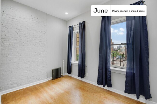 Foto del edificio - Room in Shared 3 bed/1 bath home