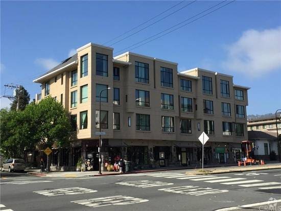Building Photo - 1801 University Ave