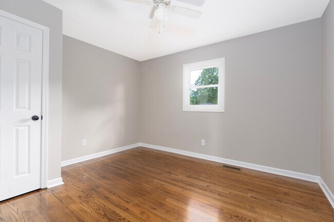 Foto del edificio - 216 Morehead Rd