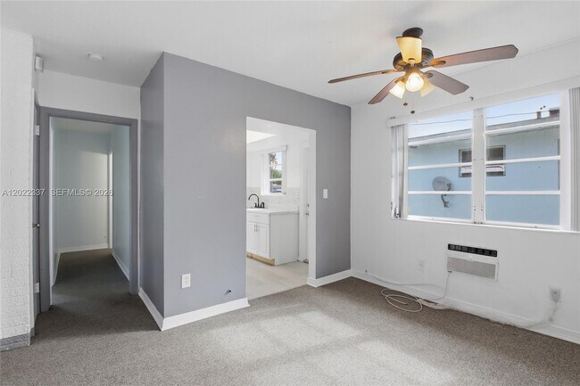 Foto del edificio - 26 NW 170th St