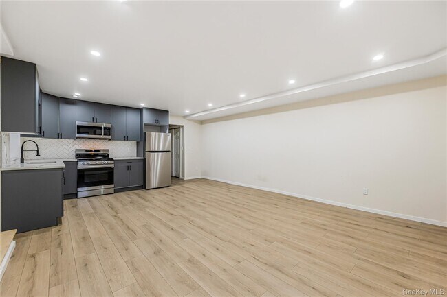 Foto del edificio - 604 Yonkers Ave