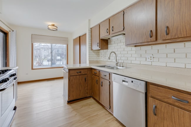 Building Photo - 811 Cross Creek Ct