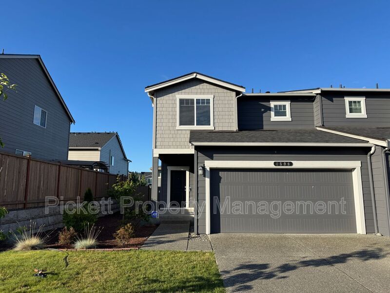 Primary Photo - 6500 Hornet Cir NE