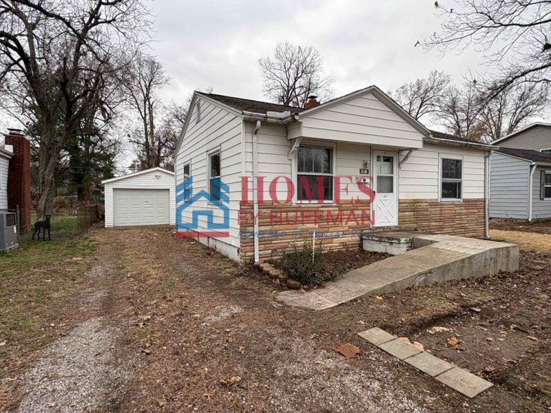 Primary Photo - Two Bedroom House | Detached Garage