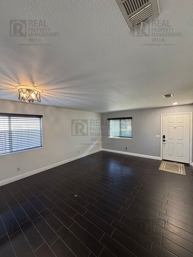 Building Photo - 23694 Canyon Heights Dr